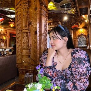 Meet your Posher, Evanshi